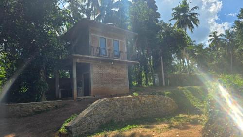 Sandalanaka Rustic Vila in Makandura