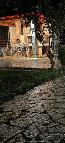 Το πετρινο σπιτι του Καστρη! Με θεα τα Μετεωρα, Kalambaka (zdjęcie 3)