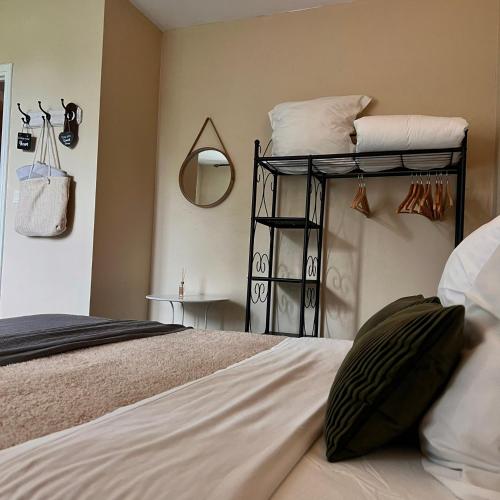 1 queen bed