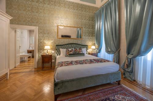 Palazzo Monga - Tap to explore photos