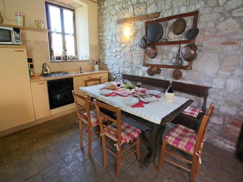 Apartment on farm amidst the Umbrian hills, Todi (zdjęcie 9)