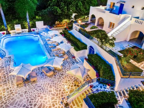 Theo Bungalows - main image