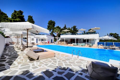 Theo Bungalows - image 7