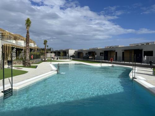 Spacious Beach House in Malaga-Cala de Mijas, amazing see view, 3 bedroom, garden & Common Pool, Málaga