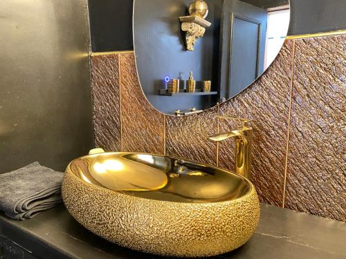 Bathroom, Maison nakena in Rufisque
