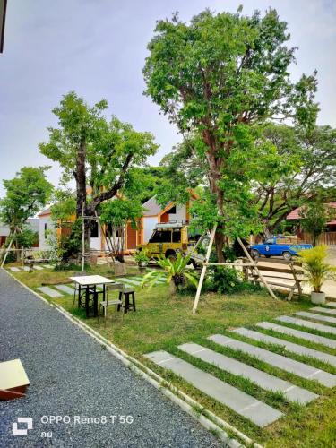 แอทโฮมไร่พอดี รีสอร์ท At home raipordee resort in Somdet