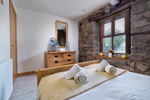 The Old Paper-shop, WiFi, Sleeps 4 & Pet Friendly in Bolton Le Sands