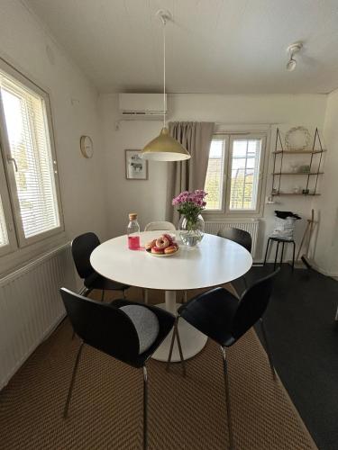 Large House - Sauna, Backyard & Tranquility in Toivola