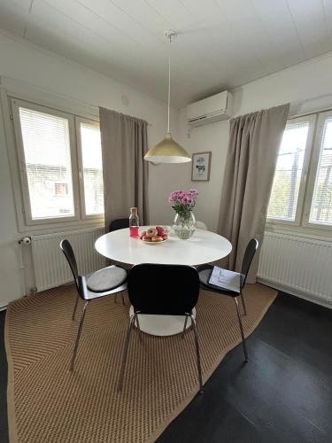 Large House - Sauna, Backyard & Tranquility in Toivola