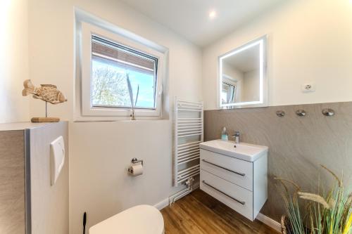 2 bedrooms, 3 beds