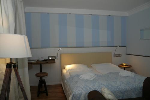 Double Room image 4