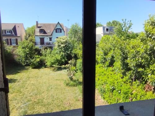 Chambre 2 en Pavillon BONNEUIL SUR MARNE in Боньойл-сюр-Марн