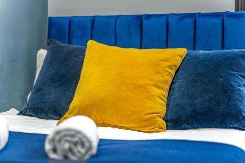 Beautiful 2BR gem in the Heart of Fulham and Chelsea - image 13