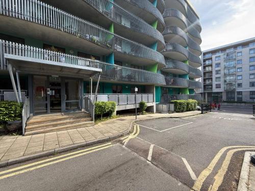 Homey and Secure apartment - Wembley Stadium!, Londra