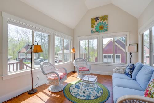 Lake Access and Pools Sun-Soaked Westford Cottage! in Westford (MA)