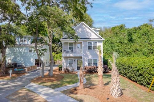 Spacious Charleston - 6 mins to beach & Downtown