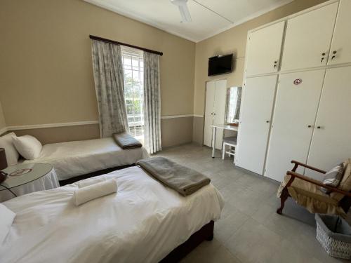 2 twin beds