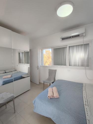 Sea view flat Deganya 60-8 in Kiryat Yam