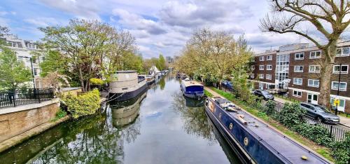 Captivating Canal View 3 bed Flat - Little Venice - image 6