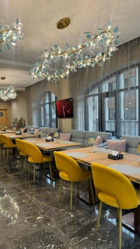 Ozen Palace Hotel in เขตอัลมาลี