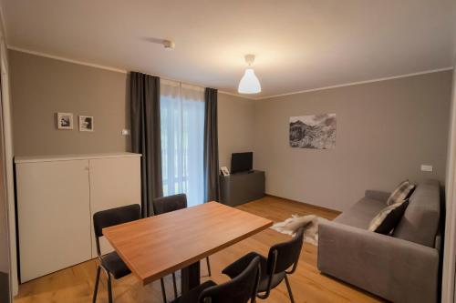 Deluxe Double or Twin Room with Mountain View