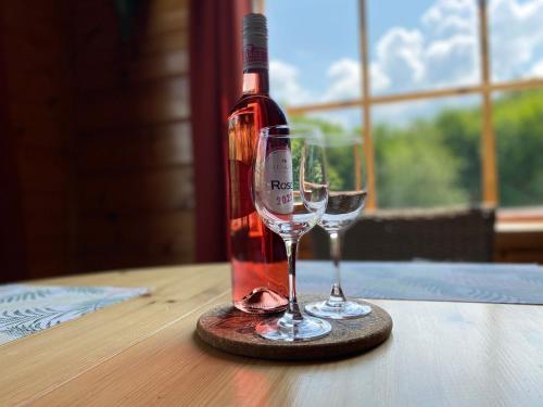 Parádsasvári Sasfészek (Paradsasvari Sasfeszek) in ปารัด