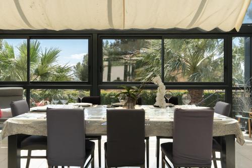 L'ESCALE COTE BLEUE VILLA & Spa Classée 4 Étoiles (L'ESCALE COTE BLEUE VILLA & Spa Classee 4 Etoiles) in Sausset-Les-Pins