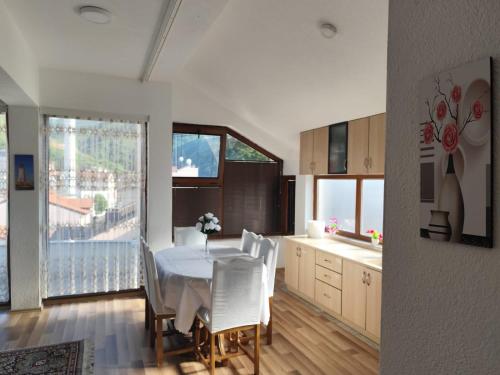 White Apartment in พริซเซ่น