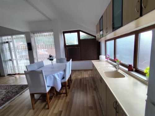 White Apartment in พริซเซ่น