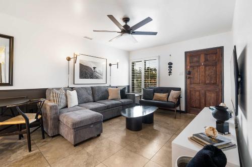 San Diego Chill House with Jacuzzi-Golf-Game Room in North Clairemont