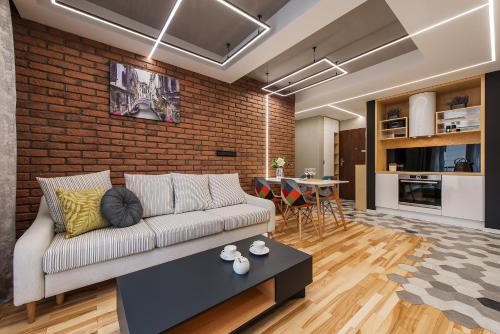 One Bedroom Apartment Cybernetyki Street, Varsovia
