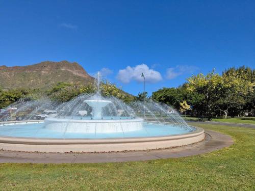 Diamond Head Beach - Queen Studio with Balcony / Ocean View - image 11