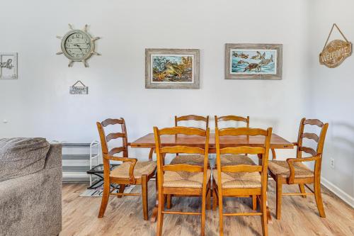 Carolina Beach Condo with Deck Steps to Shore! - image 11