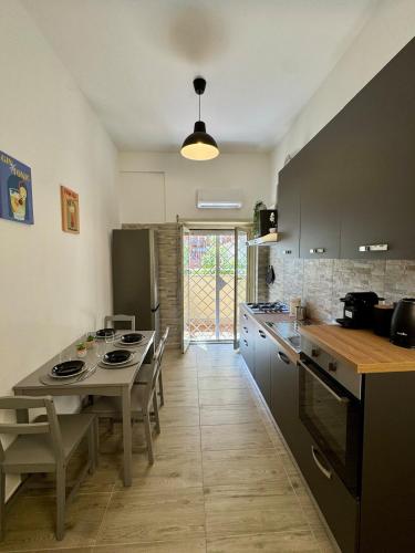 The Roman Stop Apartment-METRO A, Rome (photo 9)