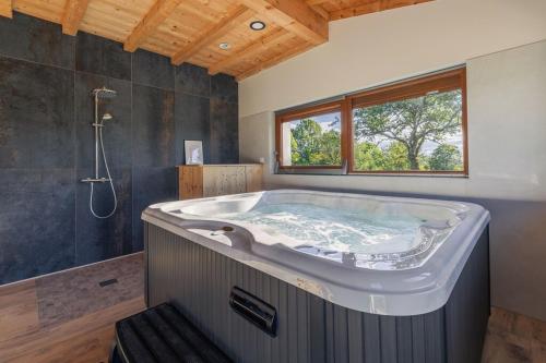 جاكوزي, Au Soleil Couchant in Foncine Le Haut