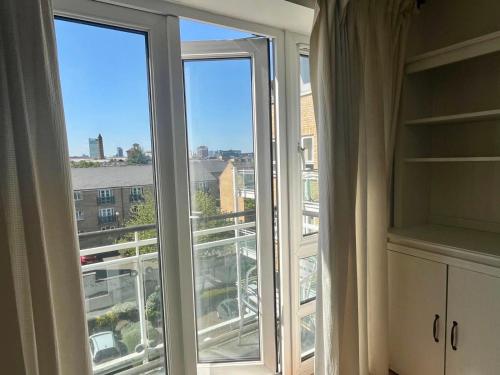 Riverside 1bd near Canary Wharf - image 7