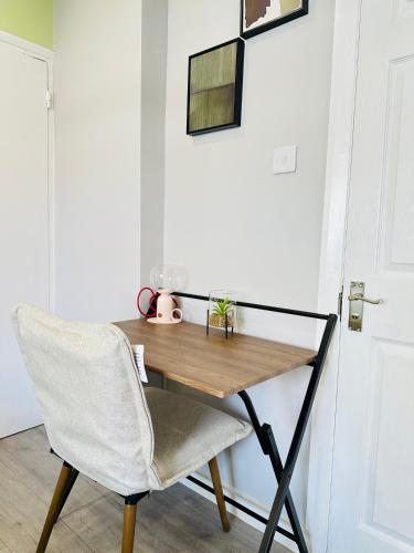 77&Co-Guesthouse By Bexleyheath station  near Danson House