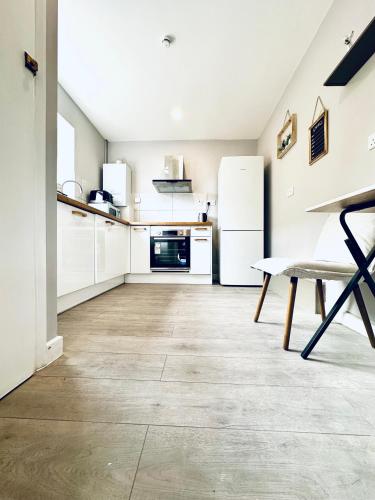 77&Co-Guesthouse By Bexleyheath station  near Danson House