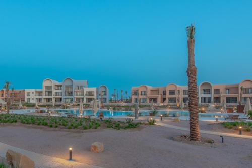 Chic 1 BR with private jacuzzi, Banī Ghālib (photo 3)