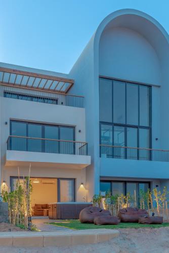 Chic 1 BR with private jacuzzi, Banī Ghālib (photo 5)