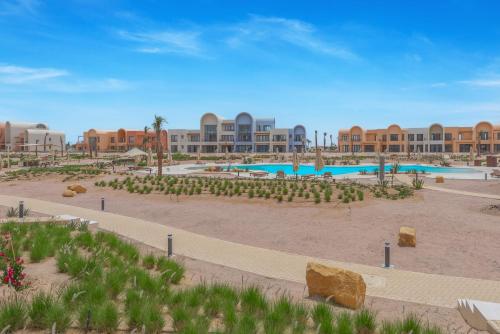 Chic 1 BR with private jacuzzi, Banī Ghālib (photo 8)