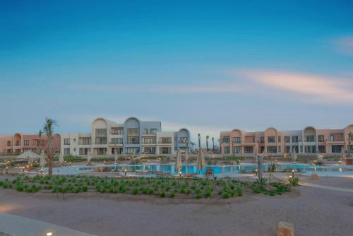 Chic 1 BR with private jacuzzi, Banī Ghālib (photo 7)