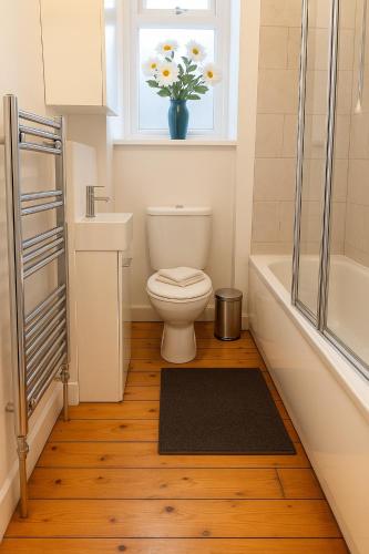 Comfy 2BR Flat - Near City Centre - Great Value Stay & Free Parking, Edinburgh (fotografie 5)