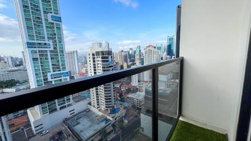 Apartment with city views in Financial District - image 4