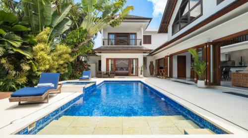 Kashantre Villa, Spacious 4 Bedroom near Legian Beach