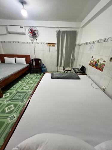 Quadruple Room image 9