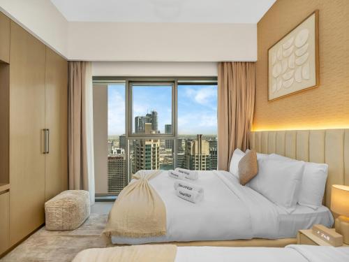 SmartStay at Burj Royale - Unique Downtown Dubai City Views - Brand New Luxury Apartments - image 3