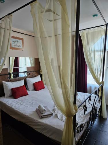 Paralax Hotel Room Type - Standard Double or Twin Room