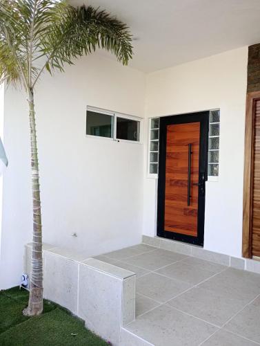 Casita con casa club in El Centenario