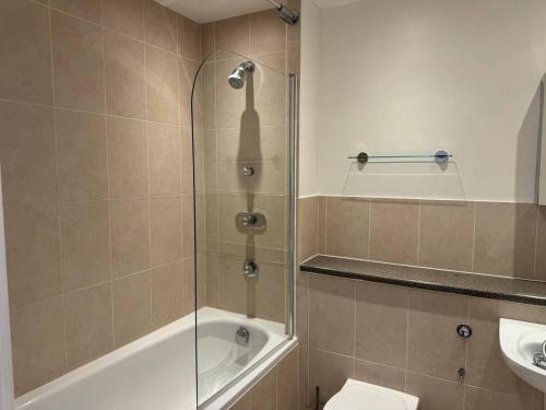 Luxury One bedroom apartment in Paddington with Concierge and Security, London (photo 4)